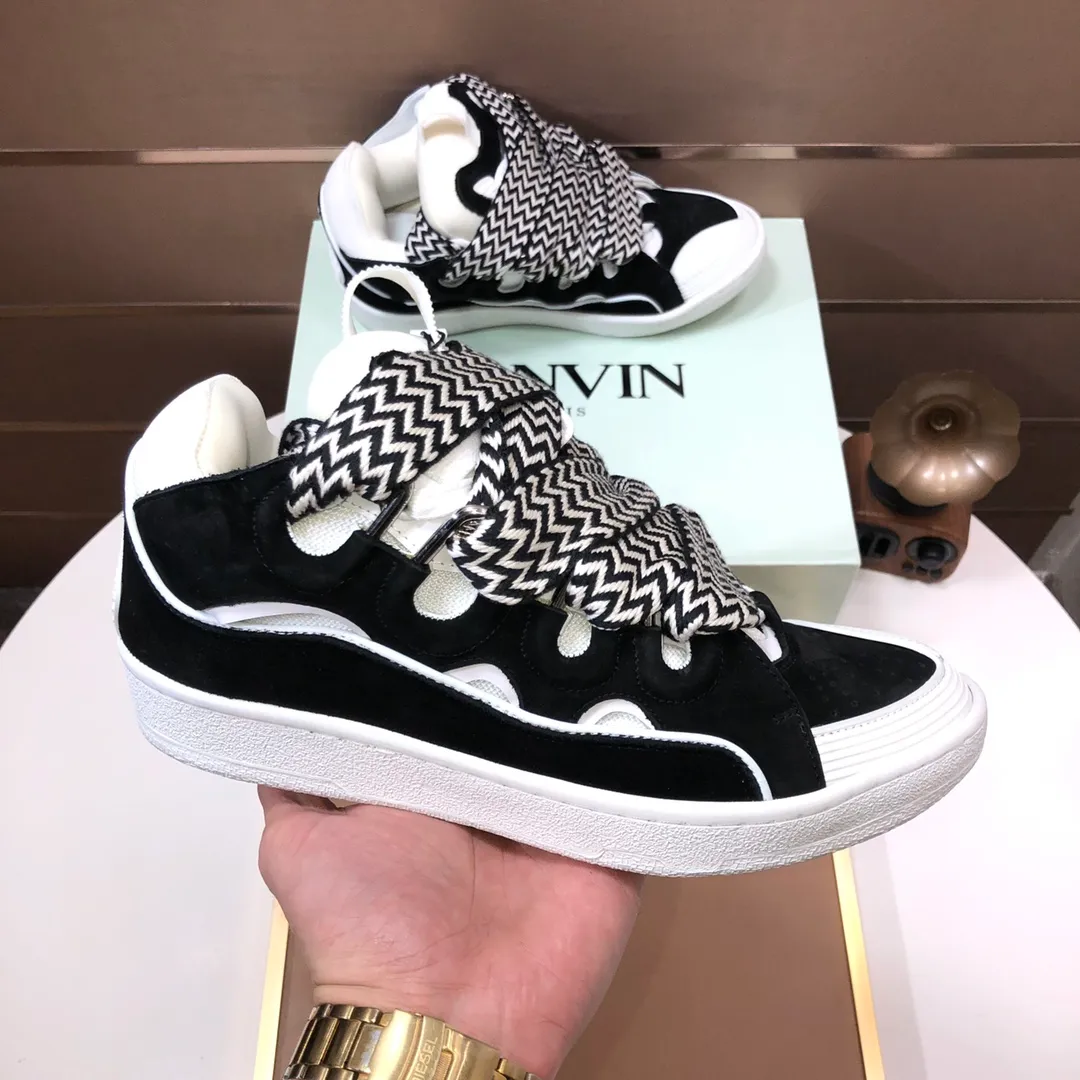 Men's men's shoes💰820💰[LANVIN] The latest lace-up fashionable casual couple sneakers, high-quality CLAY couple series‼ ️ The latest trendy products of the season 🌈Many bloggers have planted grass and purchased the original open-mold customization. The upper and outsole are sewn with mark threads without edge sealing. A variety of material splicing combination design. Very versatile for fashionable and casual wear. Comfortable on the feet. Self-recommended. Upper cowhide + cow suede + breathable mesh lining. Foot-padding cowhide. Exclusive original open-mold clear logo rubber outsole ⚠️Couple standard size 36-40 for women and 38-44 for men.